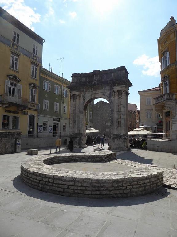 Apartment Asja Old City Center Pula Extérieur photo