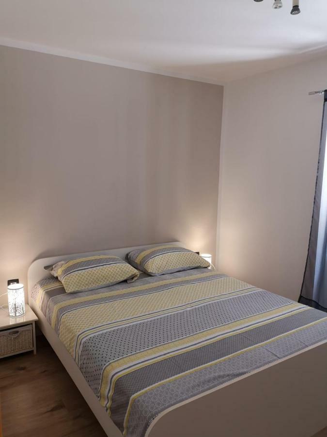 Apartment Asja Old City Center Pula Extérieur photo