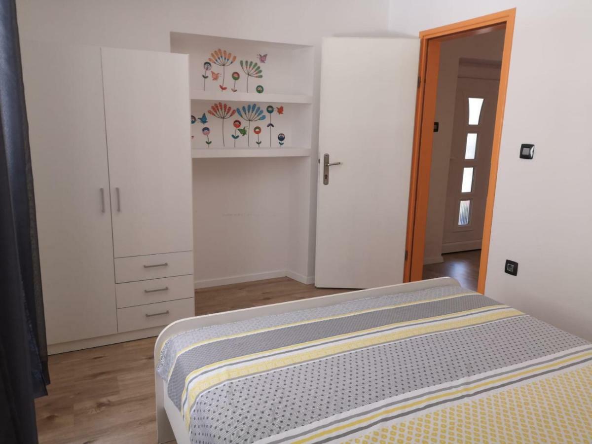 Apartment Asja Old City Center Pula Extérieur photo